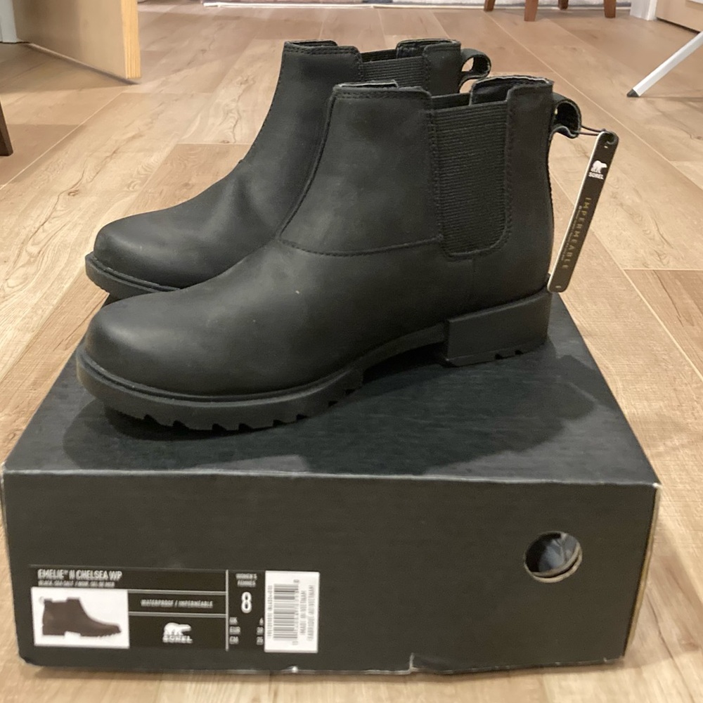 Sorel Emilie II Chelsea boots